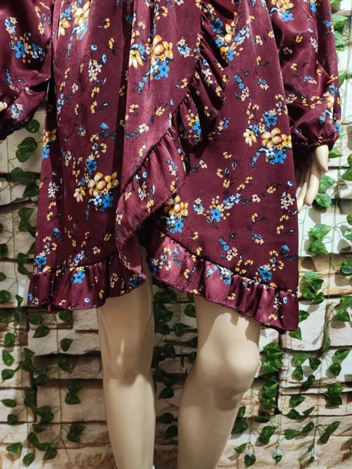 🌸Robe satin Bordeau fleurie Bluroyal Taille 36🌸 - photo numéro 7