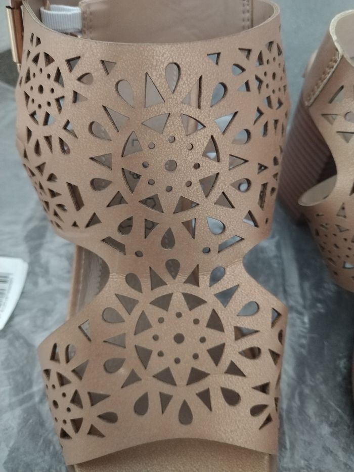 Sandales Neuves "Bréal" - photo numéro 3