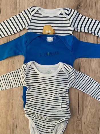 Lot 3 bodies manches longues 6 mois