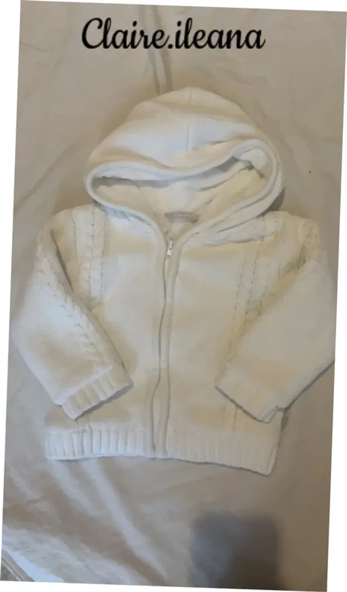 🛑 gilet blanc 🛑 9 mois - photo numéro 2