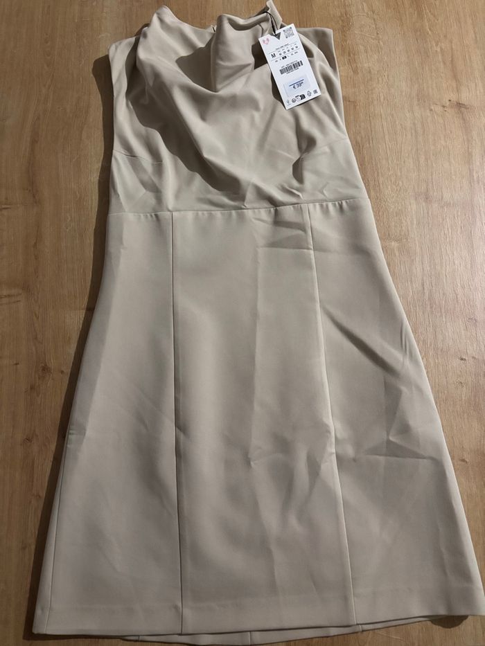 Robe mini a col drapé Zara