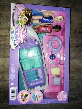 Coffret bateau avec 2 poupées Barbie 