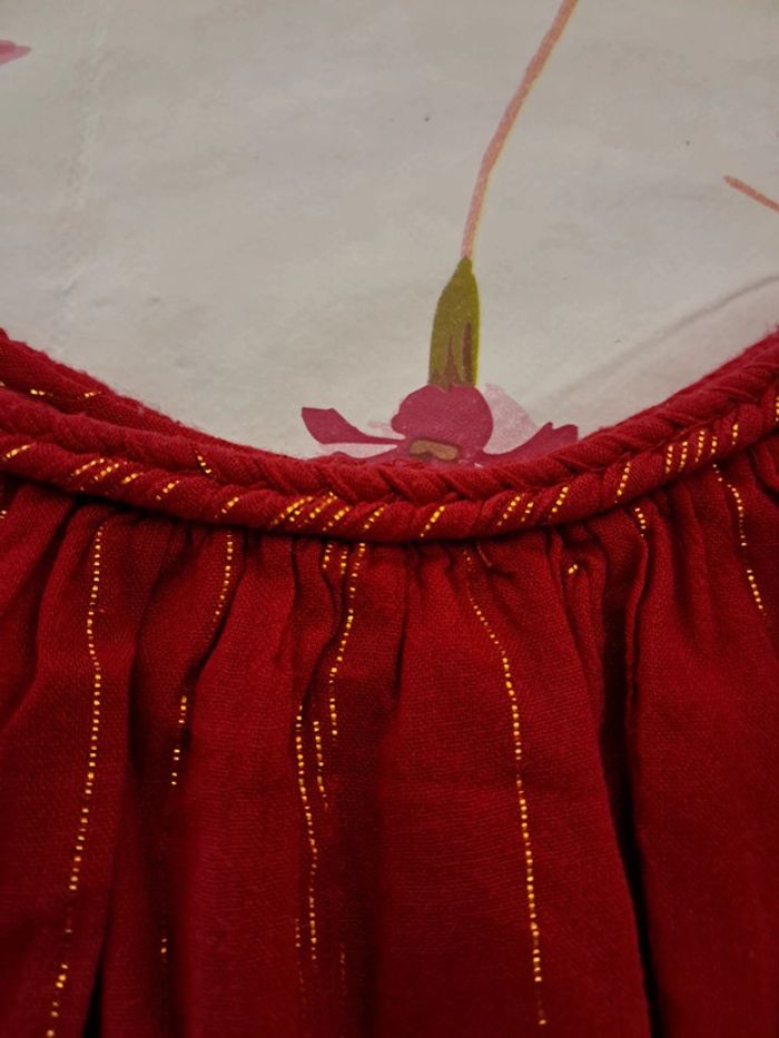 Belle robe 👗 rouge avec fils d'or, bretelles et col tressés - T 10 A - photo numéro 2