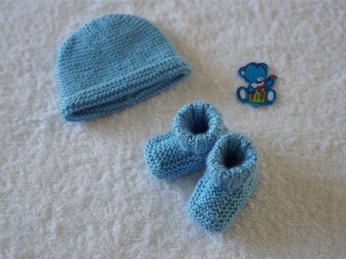 Ensemble bleu neuf pour petit prématuré 30/32 semaines : Bonnet + chaussons