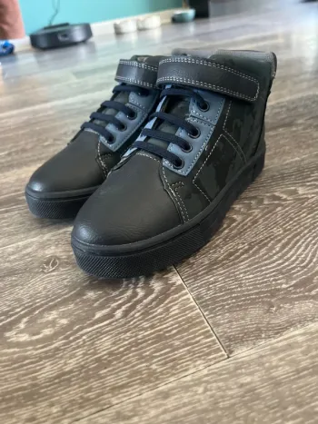Chaussures taille 32 orchestra neuve