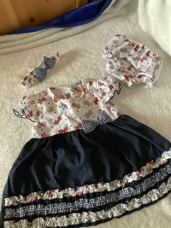 Robe avec culotte et bandeau 6-9 mois