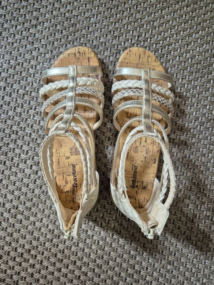 Chaussure spartiates dorées fille - taille 33 - photo numéro 6