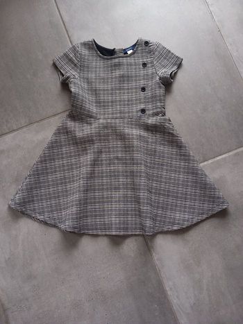 Jolie robe manches courtes