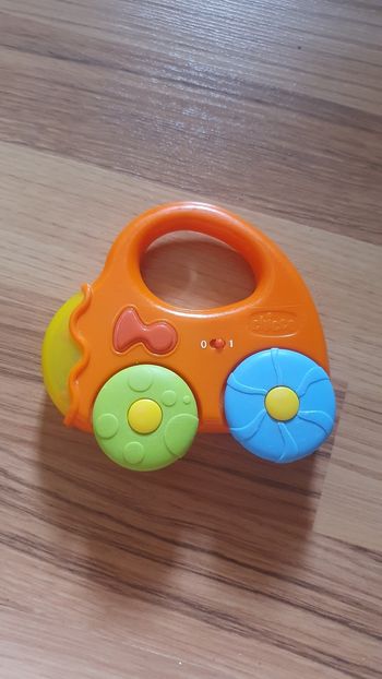hochet musical voiture