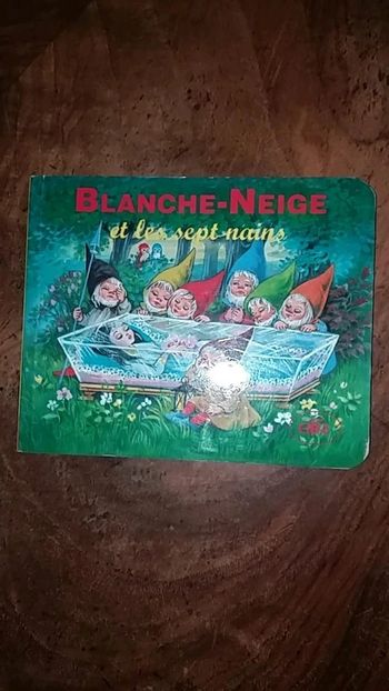 Livre Blanche neige et les 7 nains