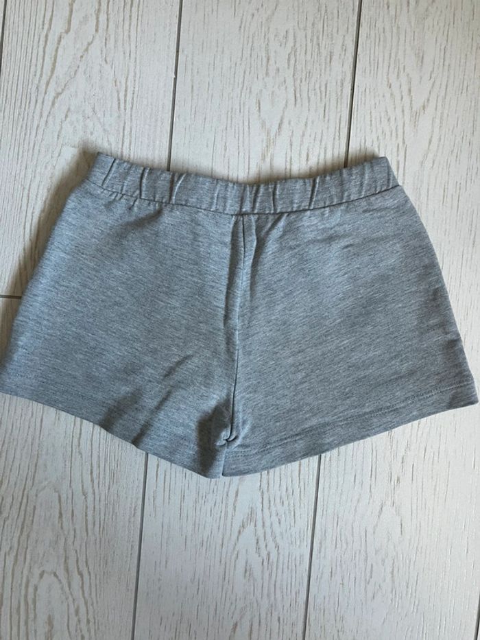 Short 8 ans - photo numéro 2