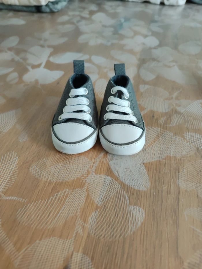 Chaussures bébé 0/3 mois - photo numéro 2