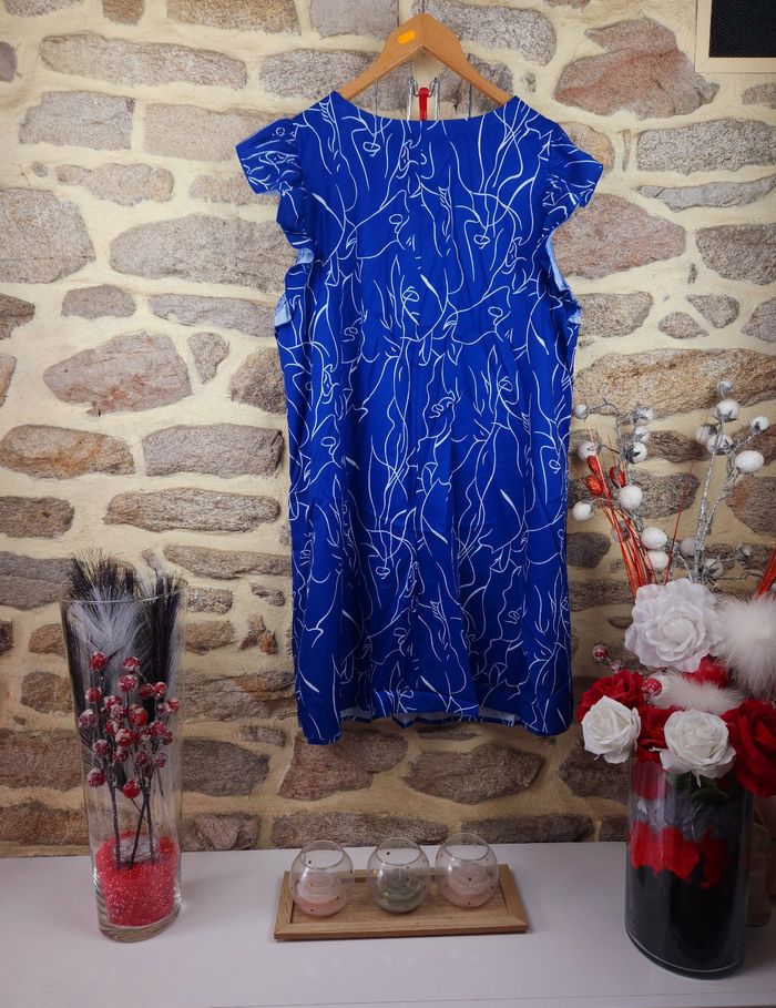Robe manches volantées bleu et blanc Femme Taille 54 marque Boohoo 💎 - photo numéro 3