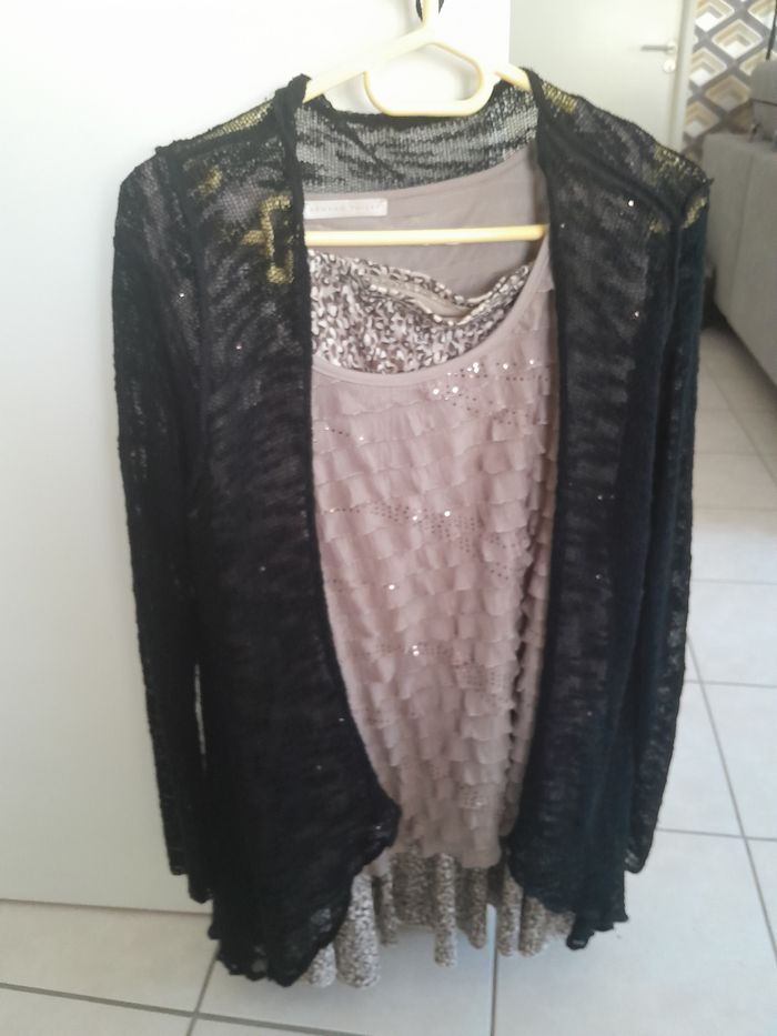 Ensemble jupe tee shirt et gilet - photo numéro 4