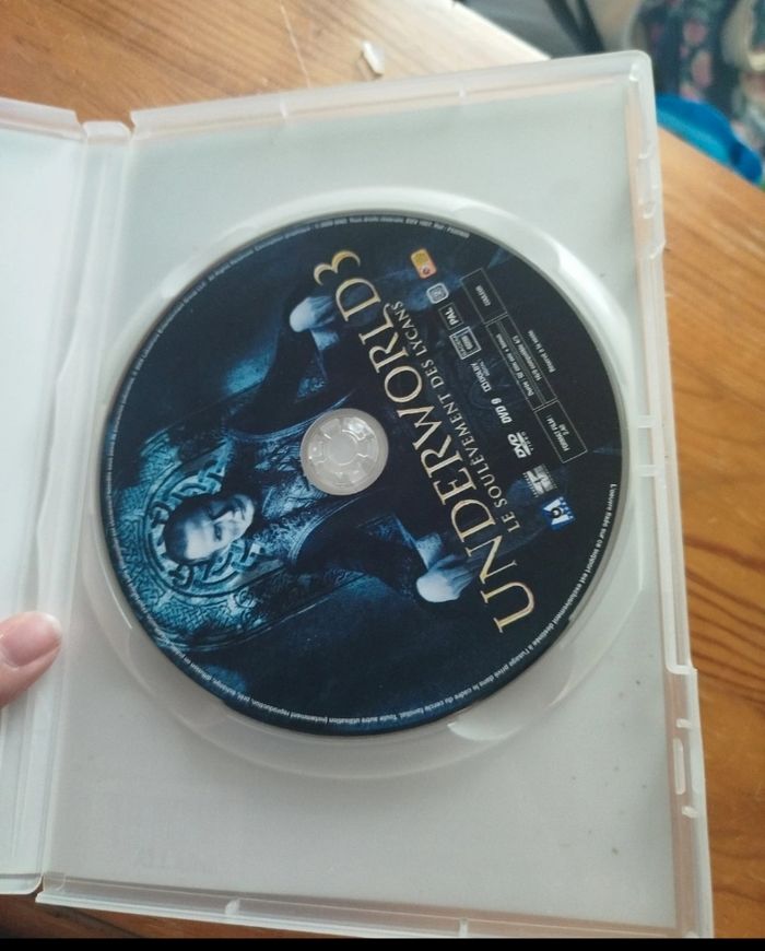 DVD Underworld 3 le soulèvement des lycans - photo numéro 3