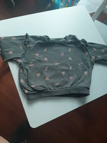 Pull taille 12/18 mois