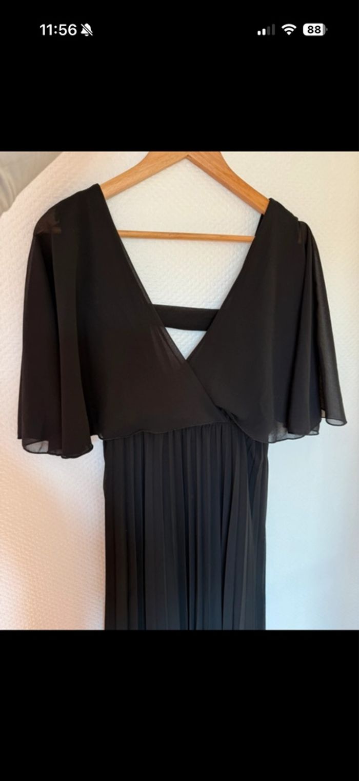 Robe longue plissée noire avec dos ouvert - photo numéro 2