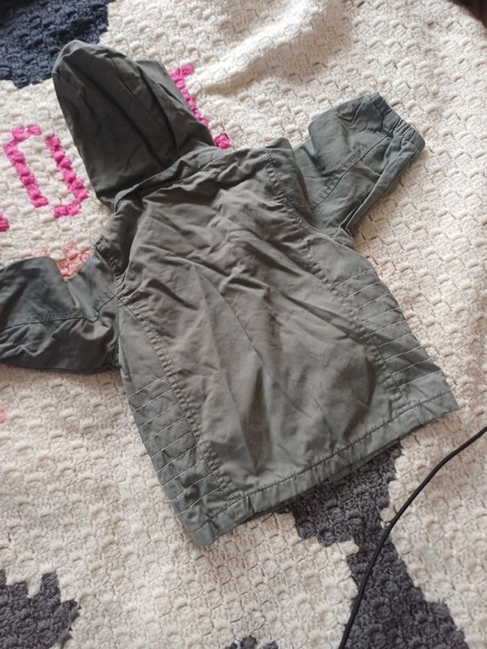 Veste / coupe vent grise et vert pomme 6 mois - photo numéro 5