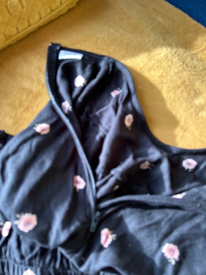 TAO robe taille 14 ans motif fleurs sur fond noir - photo numéro 7