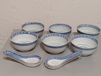 6 bols et cuillères 