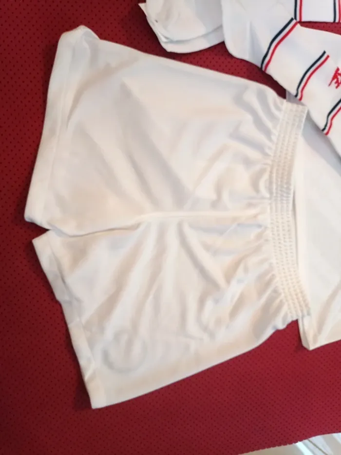 Tenue de foot PSG, Nike Authentique Officiel taille enfant 5/6 ans, Neuf - photo numéro 13