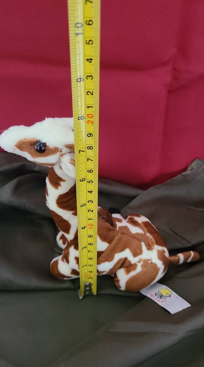 girafe assise en peluche LASCAR - photo numéro 3