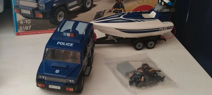 Playmobil N 5187 Fourgon de Police+bateau+remorque - photo numéro 3