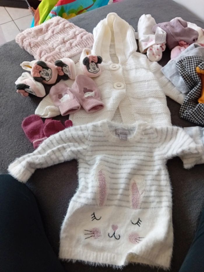 Pull / gilet / collant / chaussons fille 3 mois