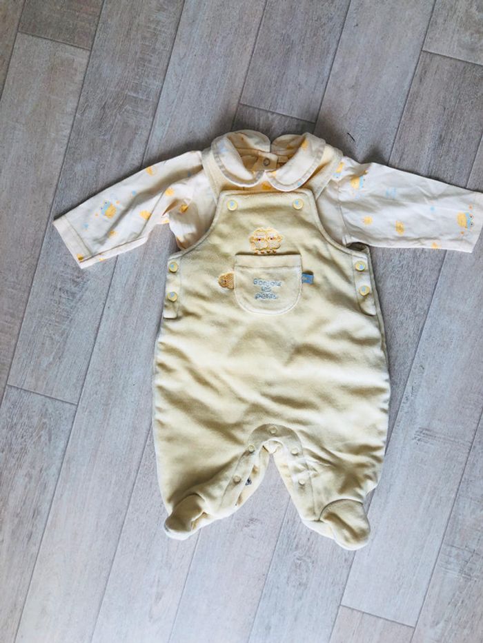 Salopette jaune et tee-shirt fille - photo numéro 4