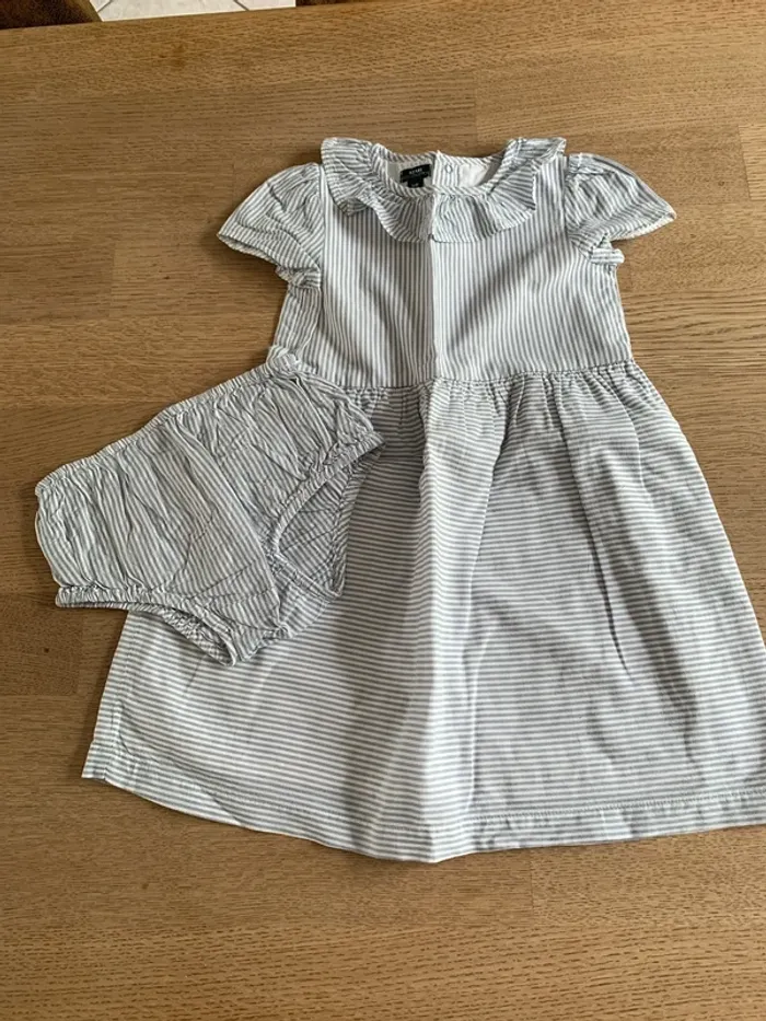Robe neuve 36 mois avec culotte assortie