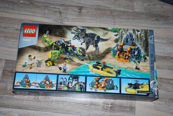 lego jurassic world 75938 La bataille du T. rex contre le Dino-Mech - photo numéro 2