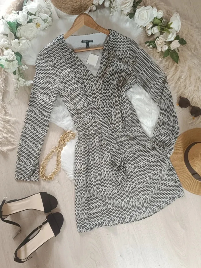 Jolie robe Mango neuve avec étiquette taille M