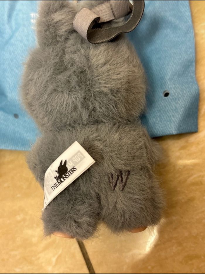 labubu pin for love lettre W - photo numéro 5