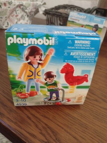 Oeuf playmobil Pâques neuf enfants dans le parc dès 4 ans 