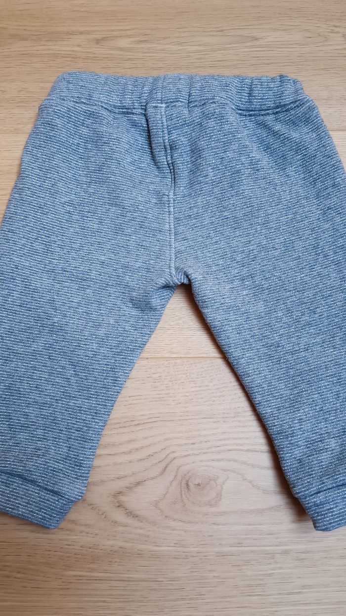 Lot 2 joggings 12 mois - photo numéro 8