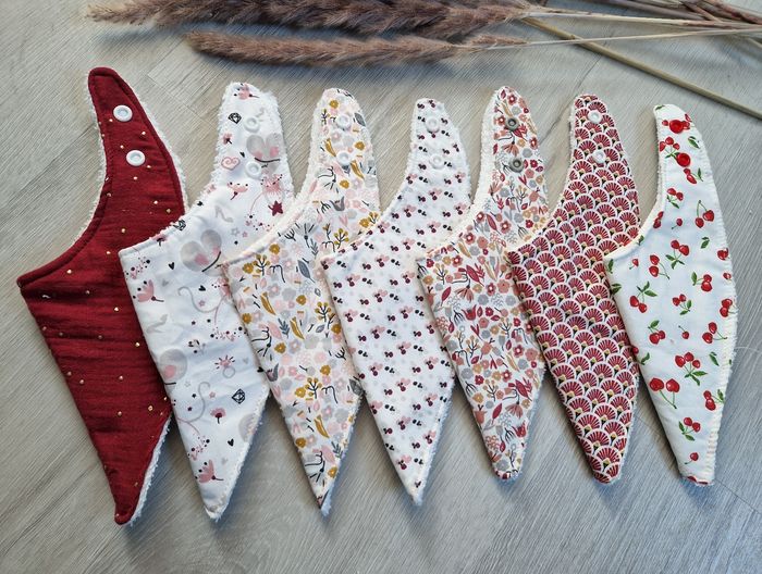 Lot de 7 Bavoirs Bandana - photo numéro 1