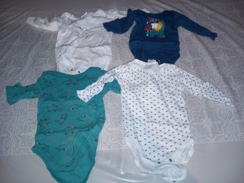 Lots bodies 9 mois