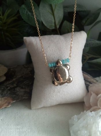 Collier tortue en pierre de pyrite naturelle et pierres d'amazonite