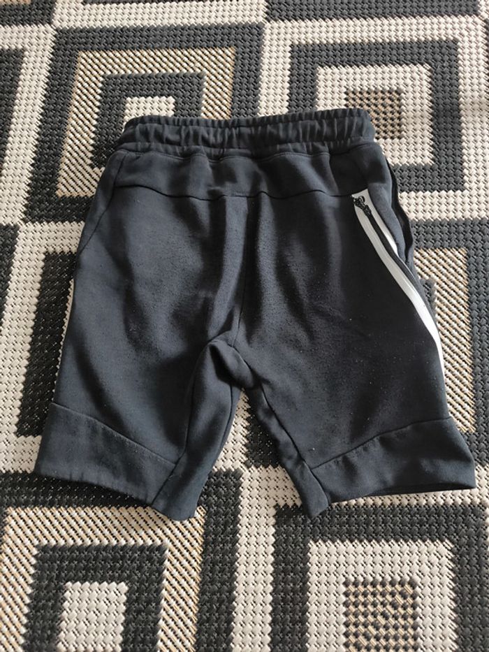 Short Nike sportswear tech fleece taille M 137-147cm - photo numéro 2