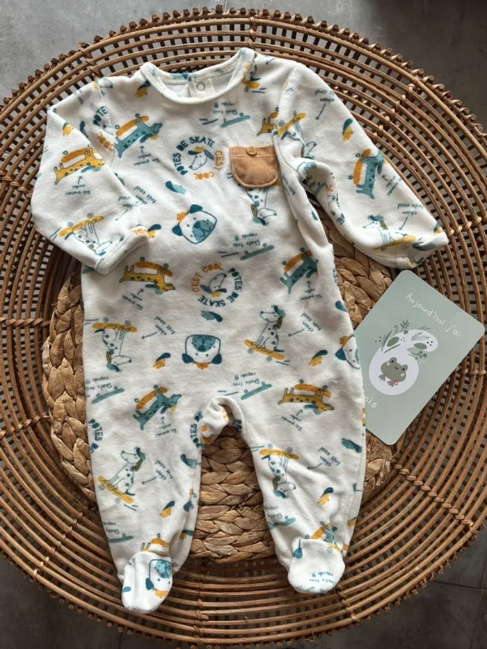 Pyjama velours taille 6 mois
