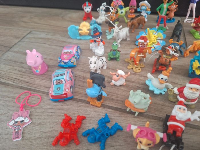 Lot jouets kinder et autres - photo numéro 5
