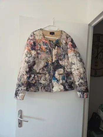 Veste doudoune effet matelassée femme fleuris TBE taille L kocca