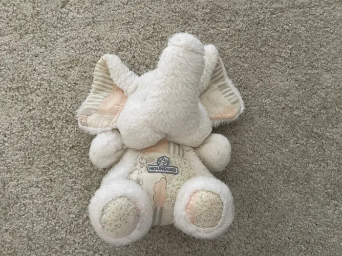 Doudou peluche éléphant nounours blanc tissus decoré doudou elephant assis 20 cm - photo numéro 3