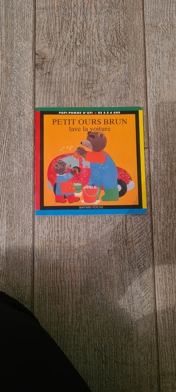 Livre : Petit ours brun