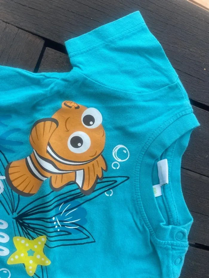 TEE shirt et maillot de bain Disney 6 mois - photo numéro 4