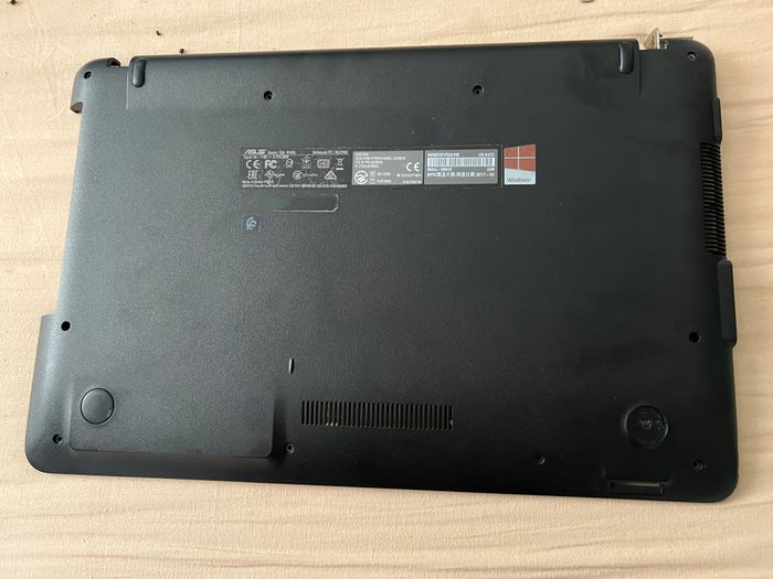Plasturgie dessous / bottom case – ASUS R540LJ d’origine - photo numéro 2