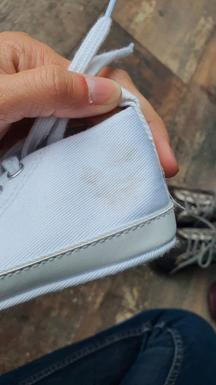 Chaussures 9 12 mois taille 18 en très bon état - photo numéro 3