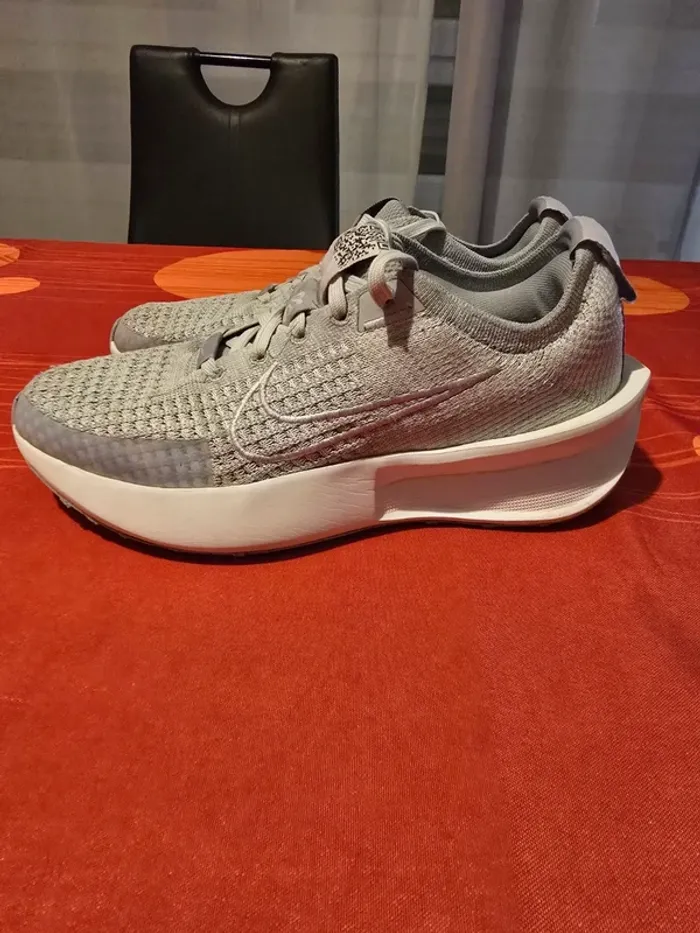 Chaussure de sport - photo numéro 7