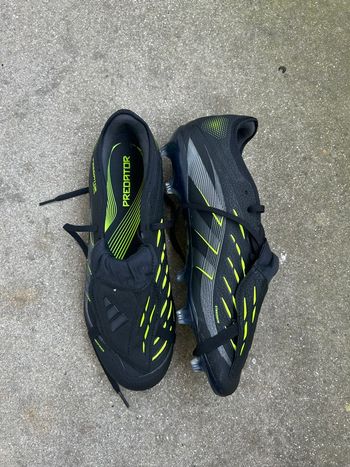 Chaussures Adidas Predator noir / gris / vert – comme neuves