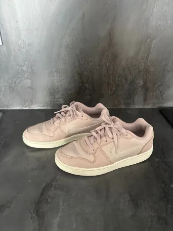 Basket Nike en très bon état taille 38,5